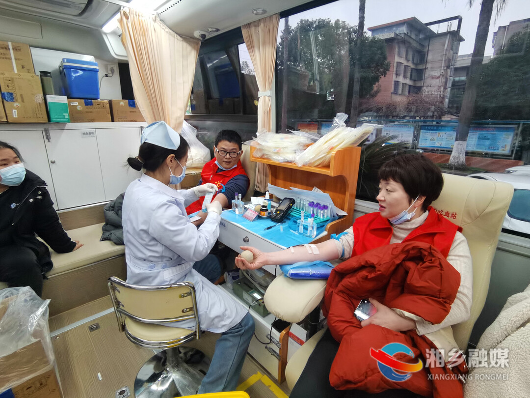 [人民医院]热血汇聚爱心 奉献传递温暖