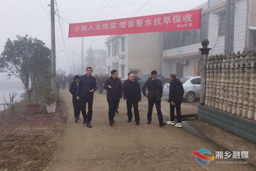 赵新文率队下塘清淤：全面打响新一轮冬修水利大会战