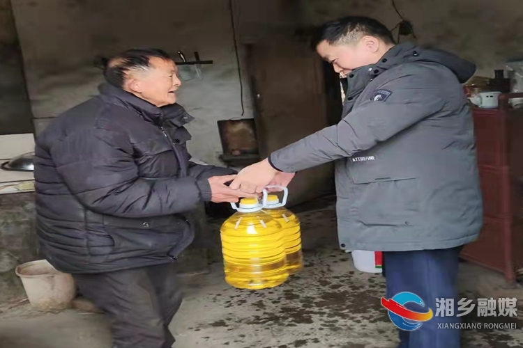 [司法局]走访困难户 寒冬送温暖