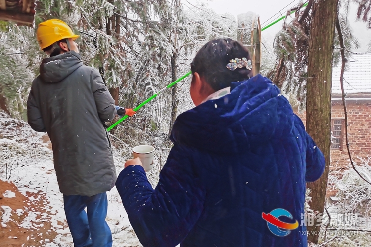 [电力局]雪天巡视 确保祥和亮堂过春节