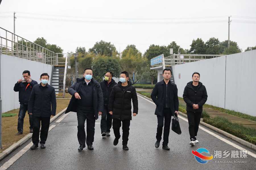 郭勇：做好服务保障工作 确保人民群众欢度新春佳节