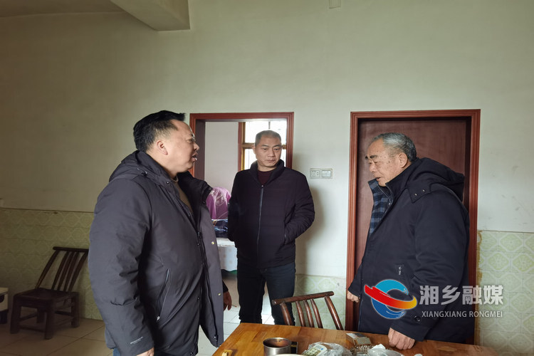 [气象局]新春慰问送祝福 浓浓关怀显真情