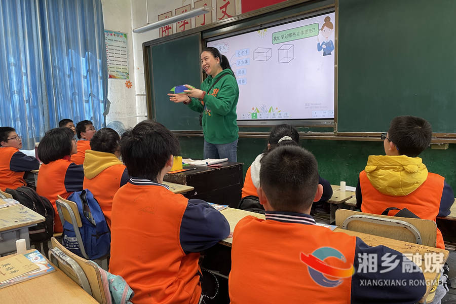 【三八红旗集体】湖铁学校：三尺讲台上的“她力量”