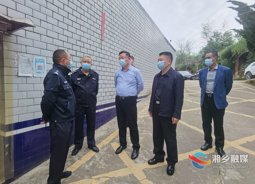 赵新文深入重点场所督查：严格落实防控举措 共同筑牢防疫屏障