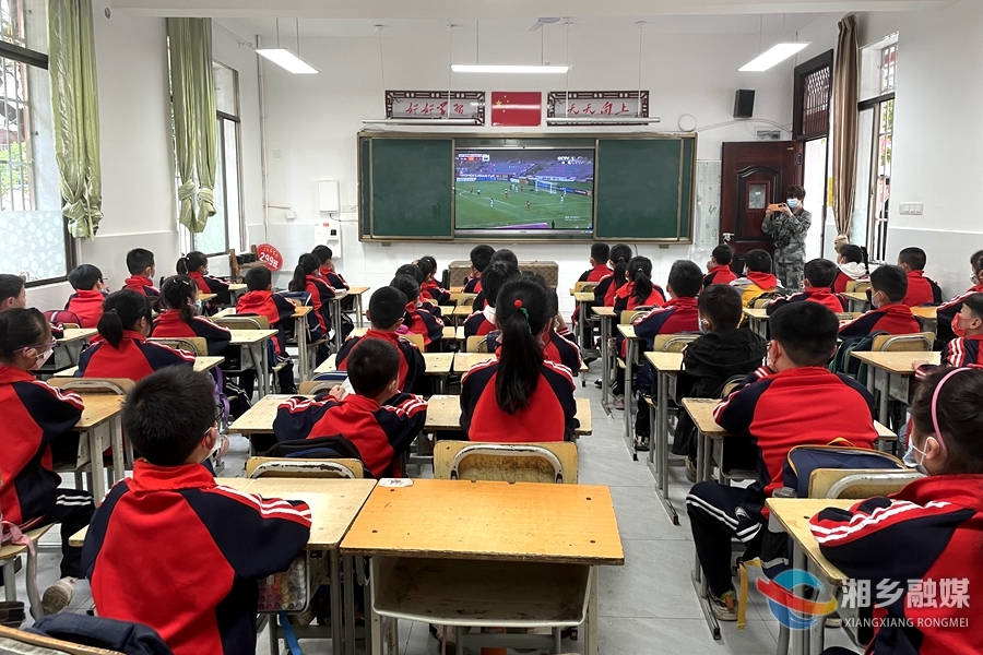 国防教育进校园 同心共筑强国梦