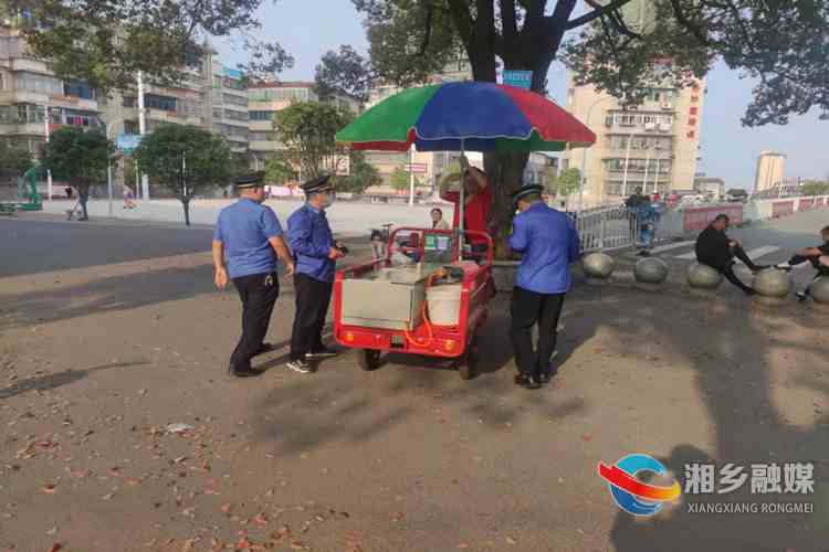 [城管局]整治校园周边乱象 助力创建文明城市