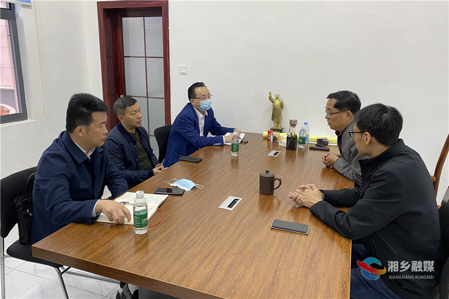 李文亮到经开区调研优化营商环境工作