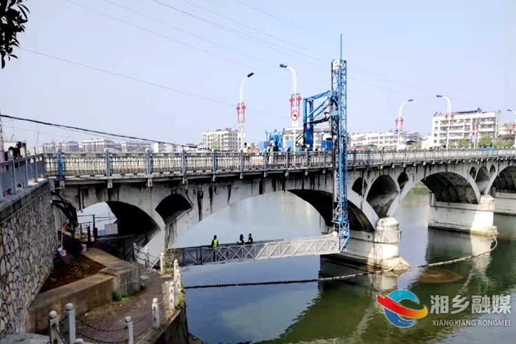 [城管局]为桥梁进行全面“体检”