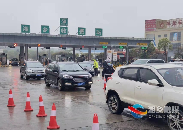 [公安局]交警大队扎实做好疫情防控工作