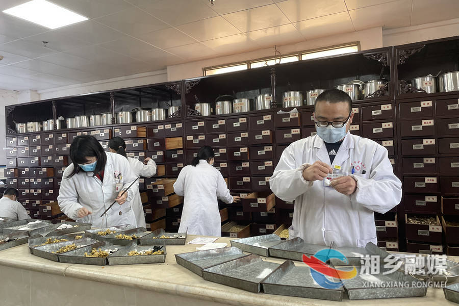 【防控疫情 我们在一起】市中医医院：名老专家开药方 助力疫情防控