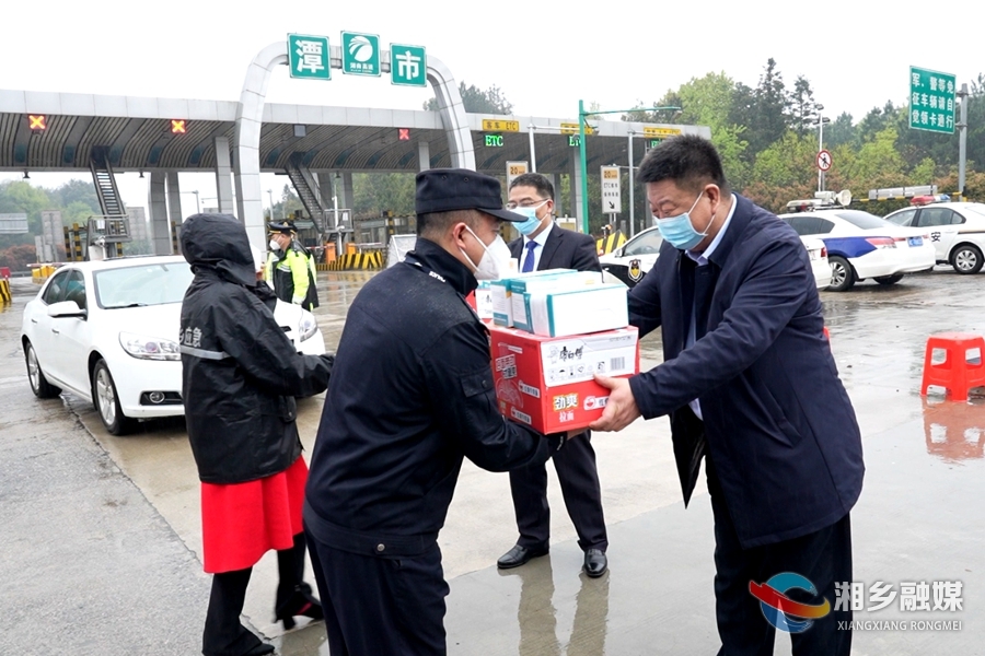 【防控疫情 我们在一起】农商银行：捐赠抗疫物资 彰显责任担当