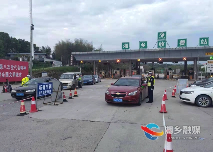 [公安局]交警大队全力以赴护航清明假期交通安全