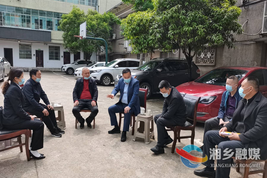 郭勇走访市人大代表