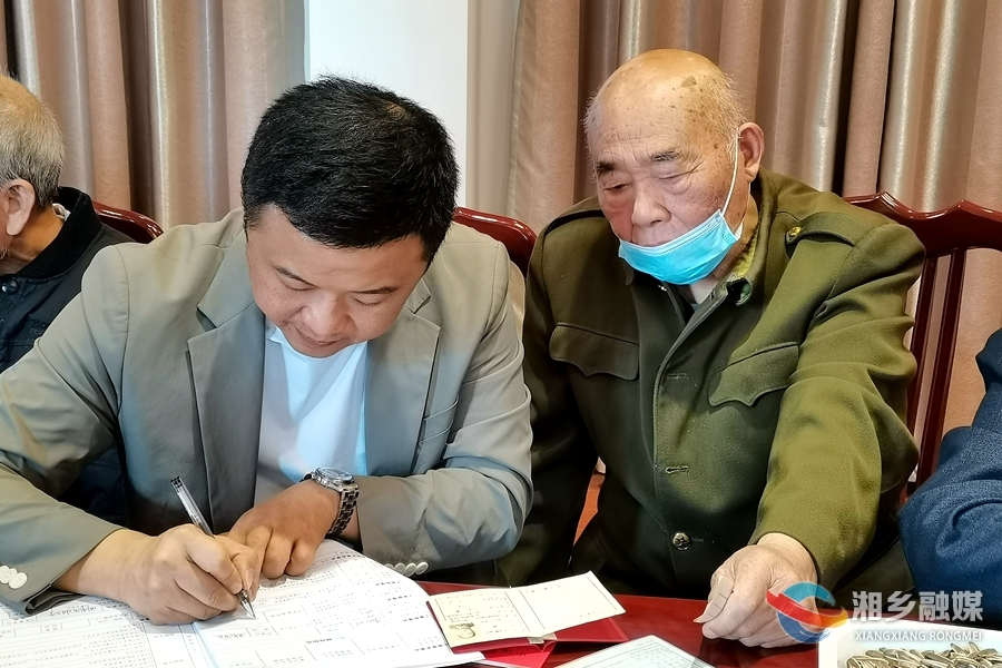 【心连心走基层 面对面解难题】市退役军人事务局：上门办理优待证 服务到家暖人心