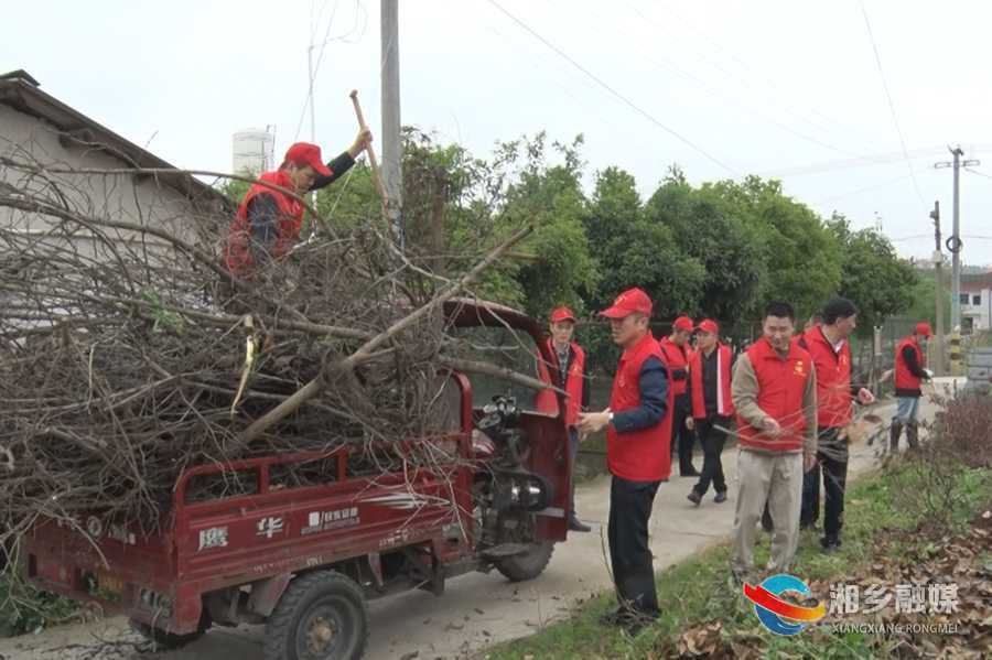 【创建全国文明城市】谢永根到联盟社区开展“联点共建”义务清扫活动