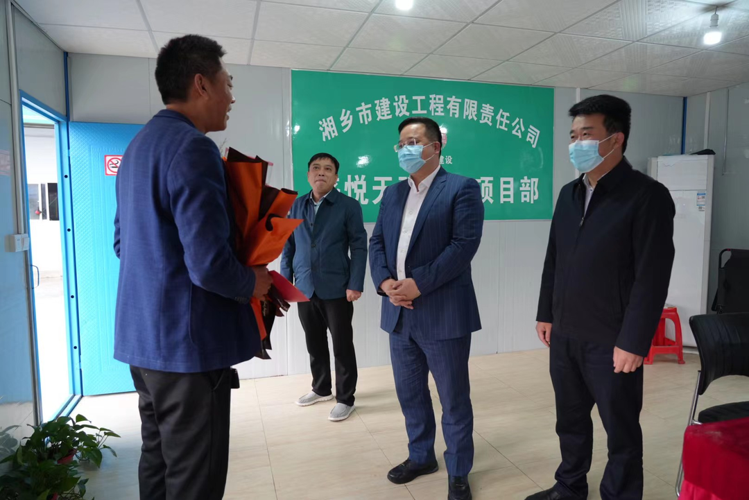 郭勇走访看望劳模：弘扬劳模精神凝聚奋进力量