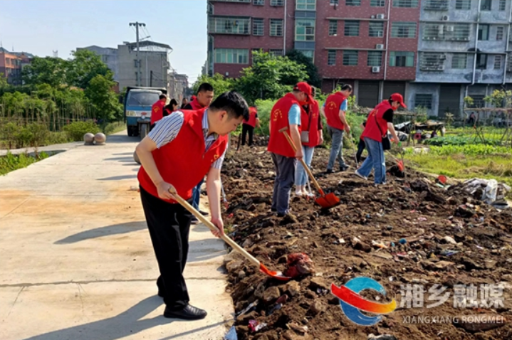 【创建全国文明城市】[民政局]“联点共建”清垃圾 宜居环境焕新颜