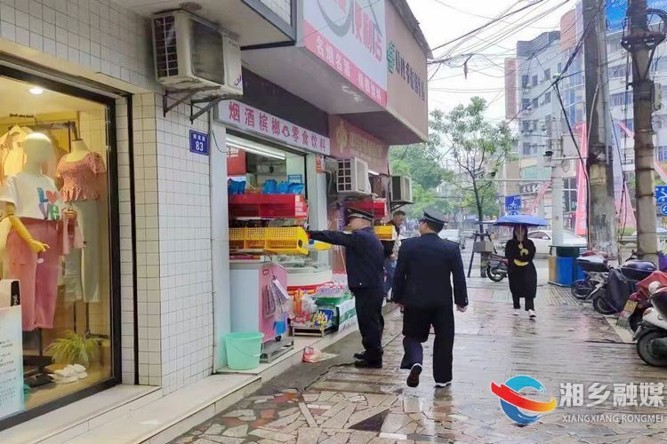 [城管局]下足绣花功夫 全力保障市容秩序和环境卫生