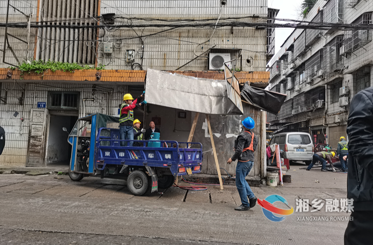 【文明创建进行时】湘乡重拳整治市场周边违规搭建