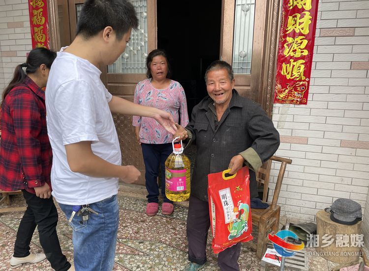 [城管局]心系群众走基层 真情实意解民忧