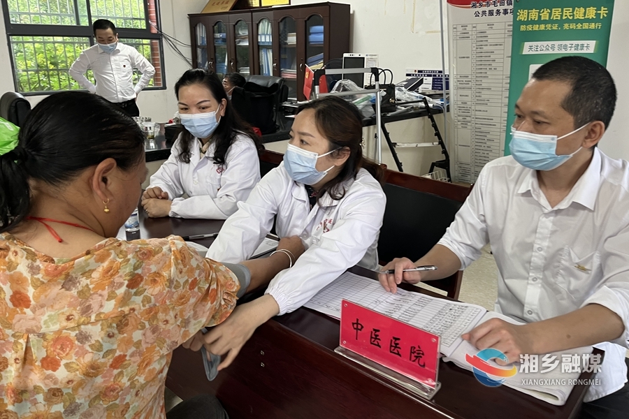 【心连心走基层 面对面解难题】市中医医院：送医送药到村入户 医疗惠民暖人心
