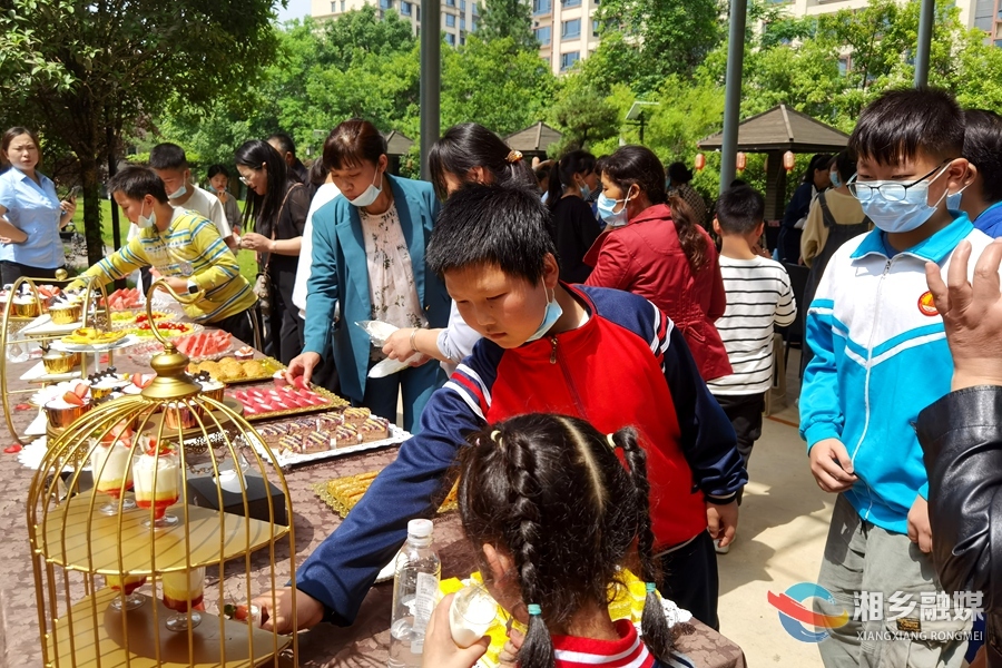 快乐“六一” | 大手牵小手 爱心结对促成长
