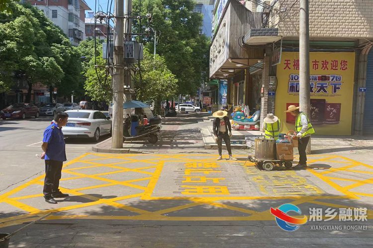 [城管局]持续整治消防通道违停 提升城市精细化管理水平