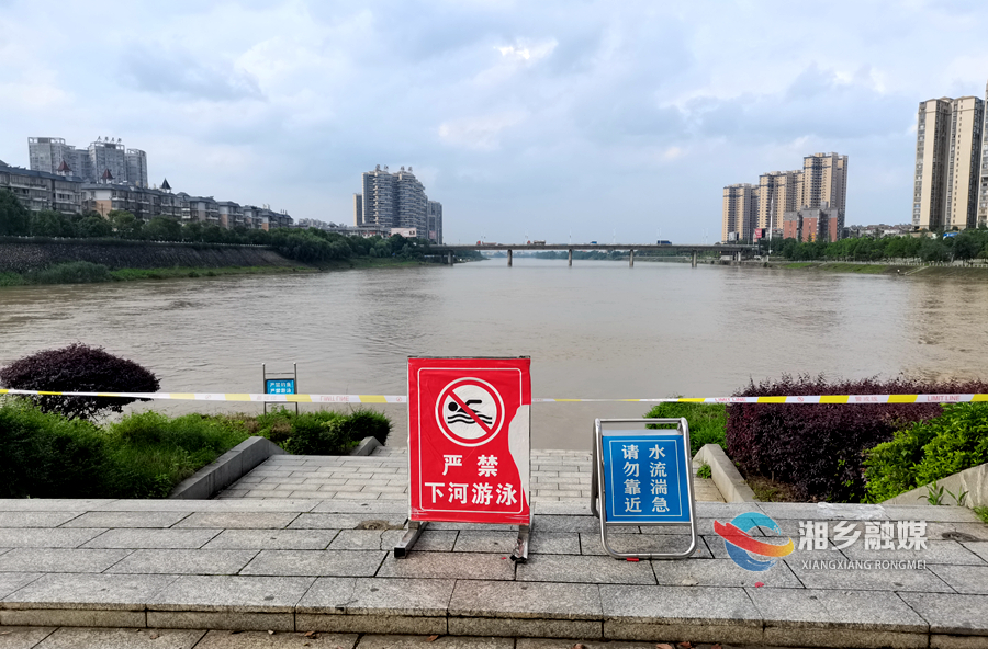 涟水水位持续上涨 切记注意出行安全