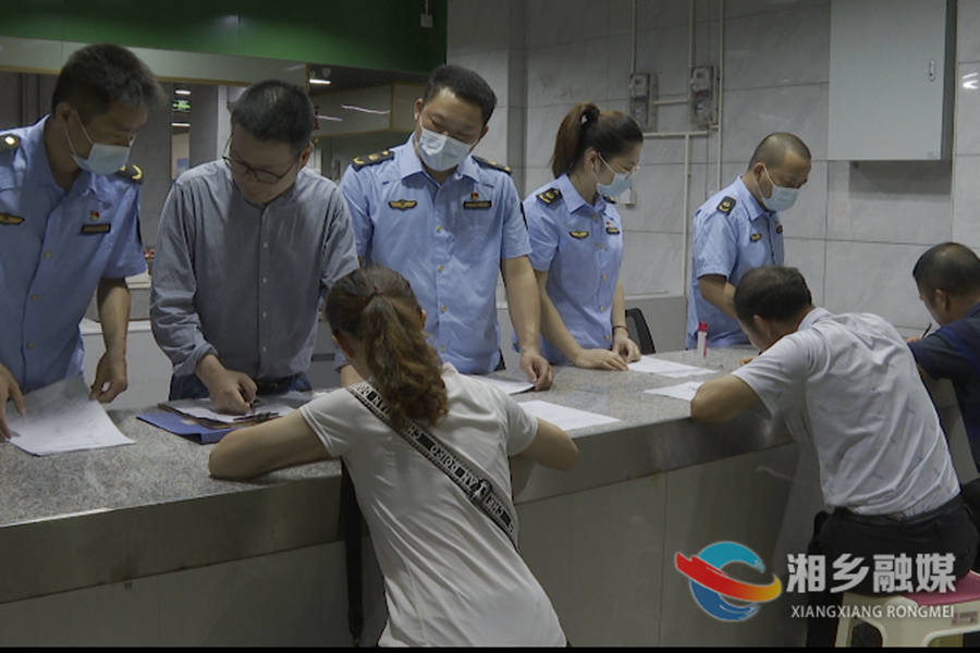 【心连心走基层 面对面解难题】市市场监督管理局：上门办照解民忧 贴心服务“零距离”