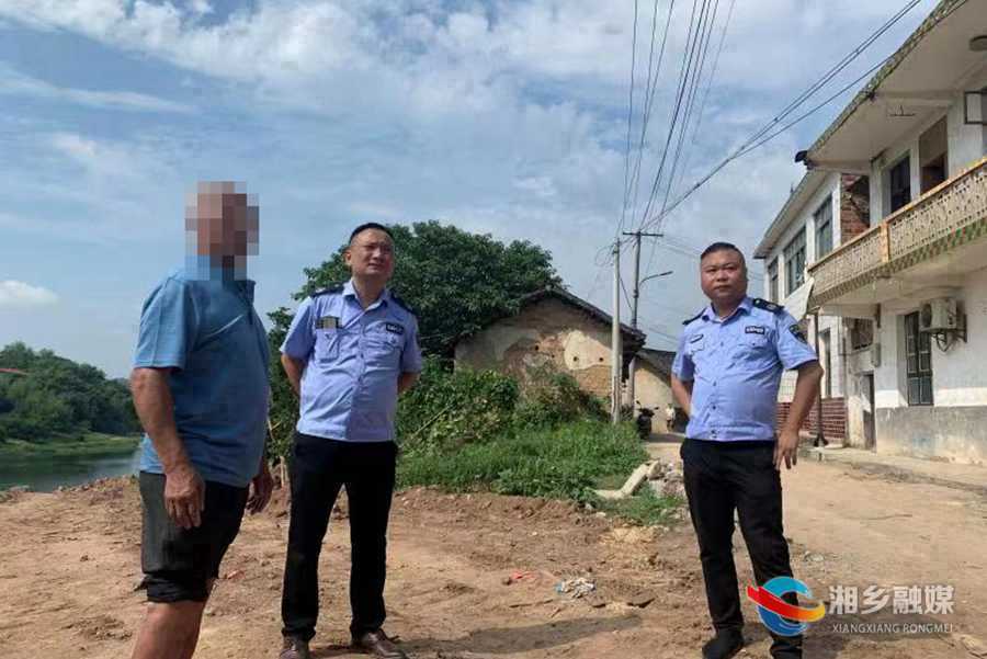 市河长办依法查处一起向河道倾倒渣土行为