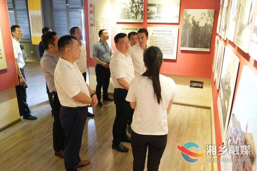 赵新文郭勇等走访慰问困难党员