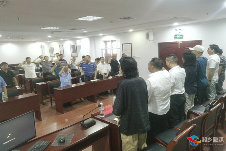 [文联]“七一”座谈 共话未来