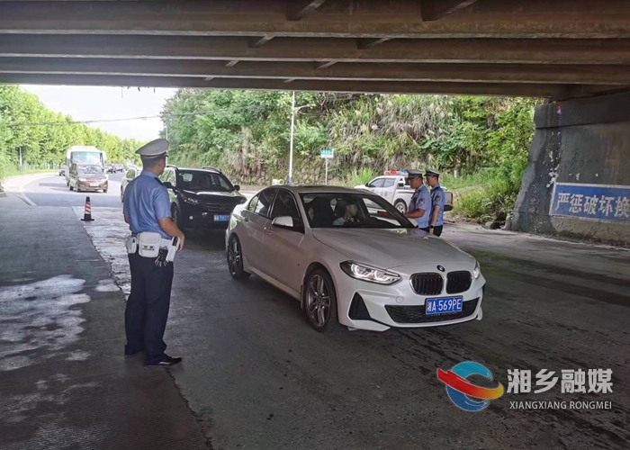 [公安局]交警大队开展夏季交通秩序整治“百日行动”