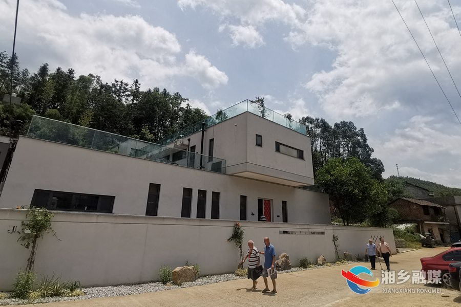 文艺助力乡村振兴 | 梅龙村有了艺术图书馆
