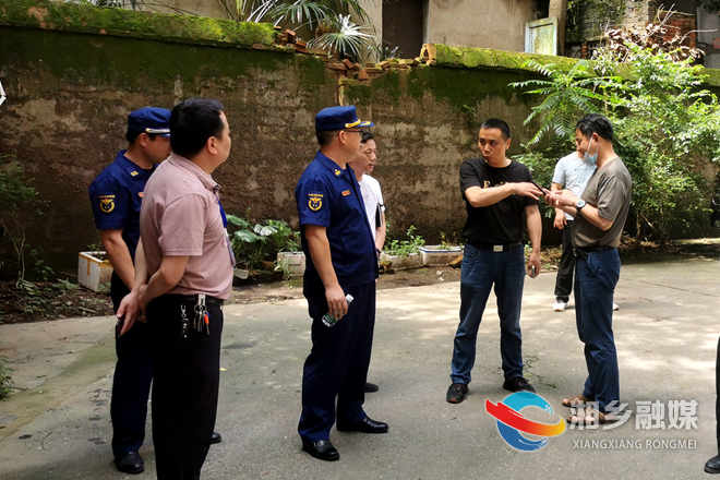 [消防救援大队]告别“飞线” 让文明“满格”