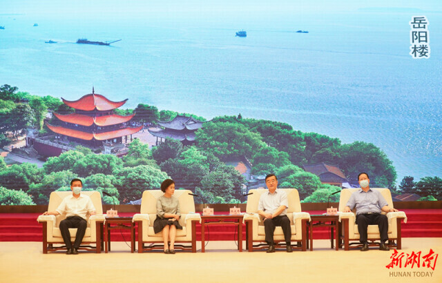 张庆伟毛伟明会见铁凝张宏森一行