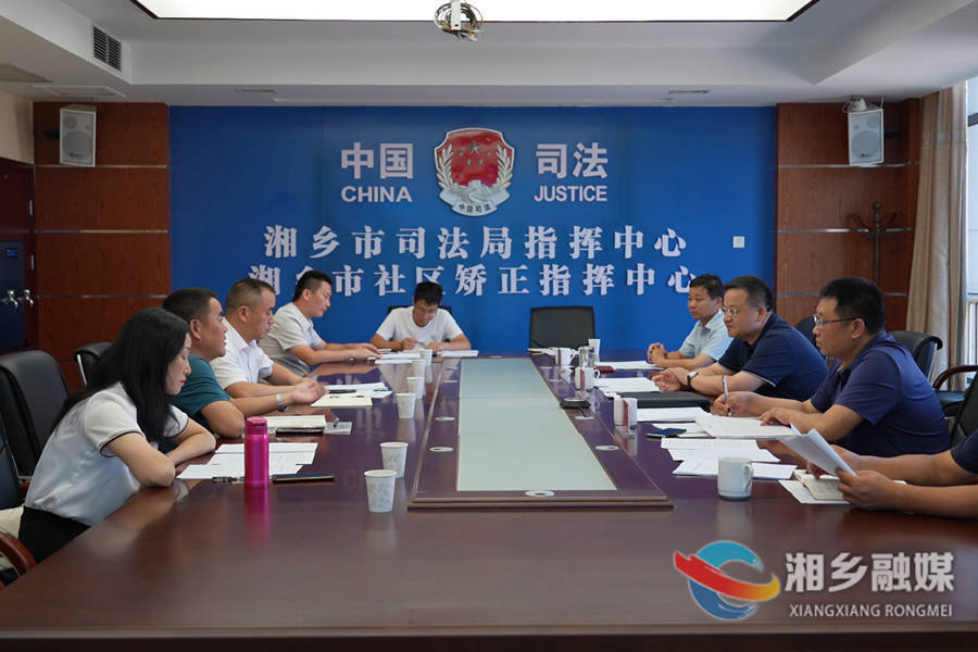 郭勇在接待人民群众来访时要求：带着感情和责任做好信访工作