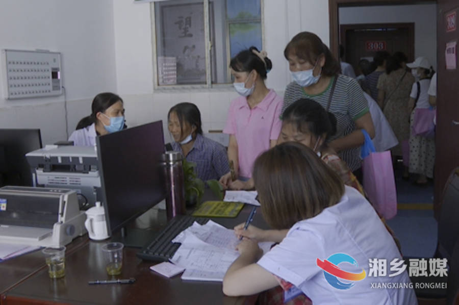 【心连心走基层 面对面解难题】市妇联：义诊送下乡 为妇女健康护航