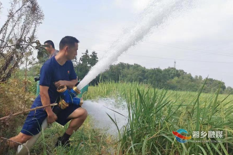【抗旱在行动】“蓝朋友”送来“解渴水” 抗旱保收解民忧