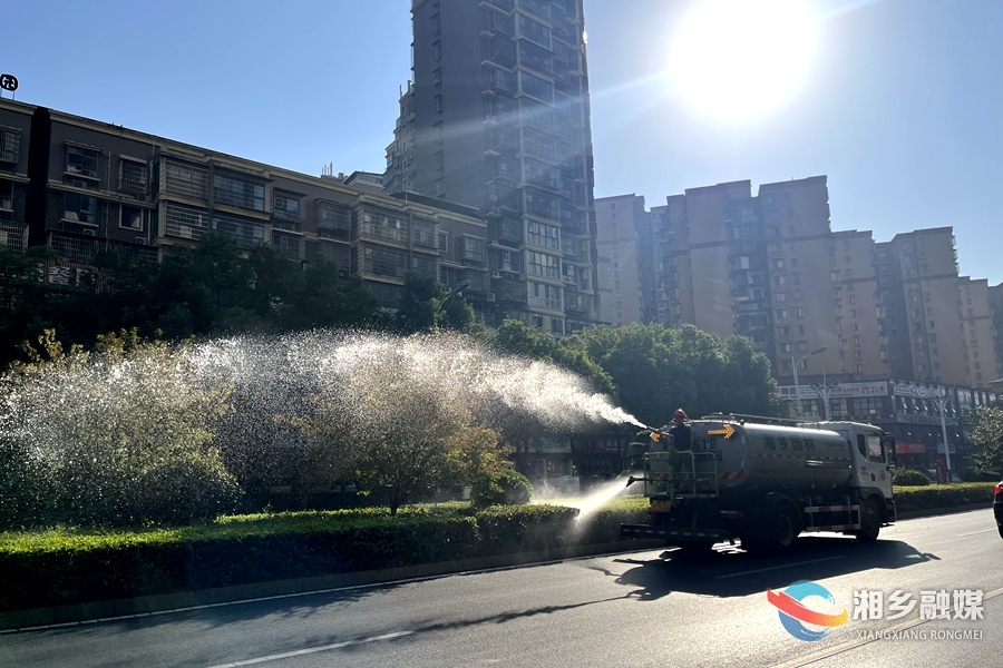 【抗旱在行动】市城管局：抗旱护绿有新招