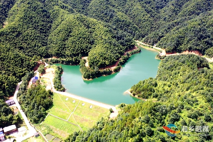 【农村人居环境整治】栗山镇荆泉村：人居环境整治带火“乡村游”