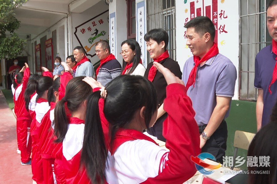 湘潭市委统战部来湘乡开展2022年民族团结进步宣传月活动