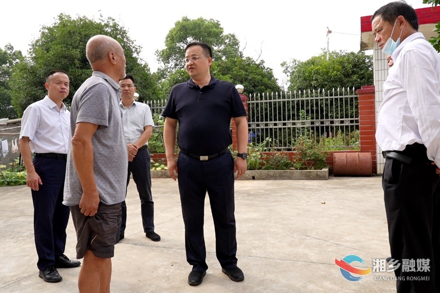 郭勇到东郊乡督导森林防火、疫情防控等重点工作