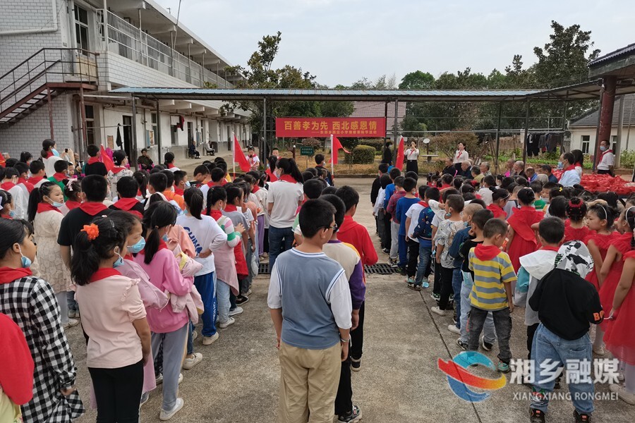 【我们的节日·重阳】东郊乡西北小学：童心敬老 爱在重阳