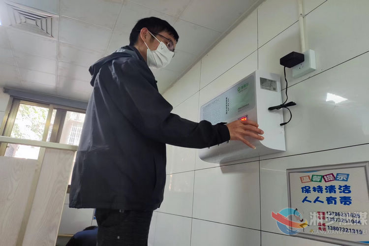 [城管局]智能异味净化 “小公厕”服务大民生