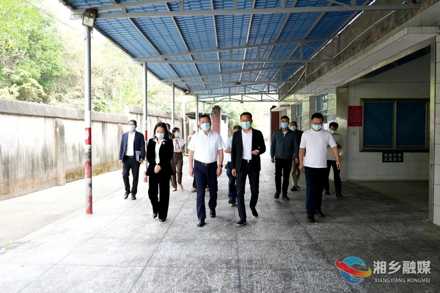 湘潭市人大代表湘乡第三代表小组开展调研和人大代表接待群众日活动 赵新文参加