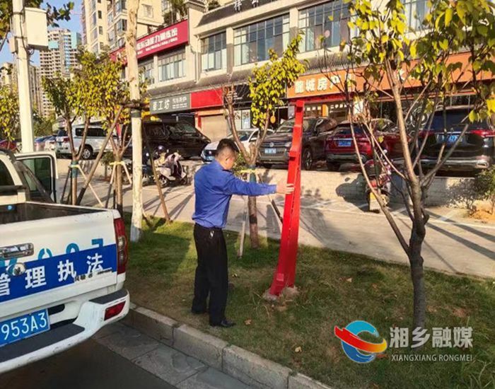 [城管局]专项整治聚合力 扮靓城市“文明风景线”