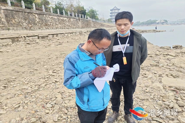 [东山街道]联合执法 整治违规垂钓