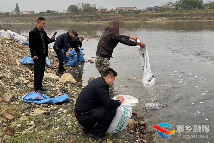 违法担责！非法捕鱼者自购鱼苗增殖放流