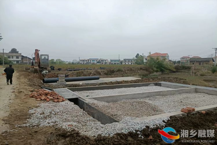 [东郊乡]污水管起来 乡镇靓起来